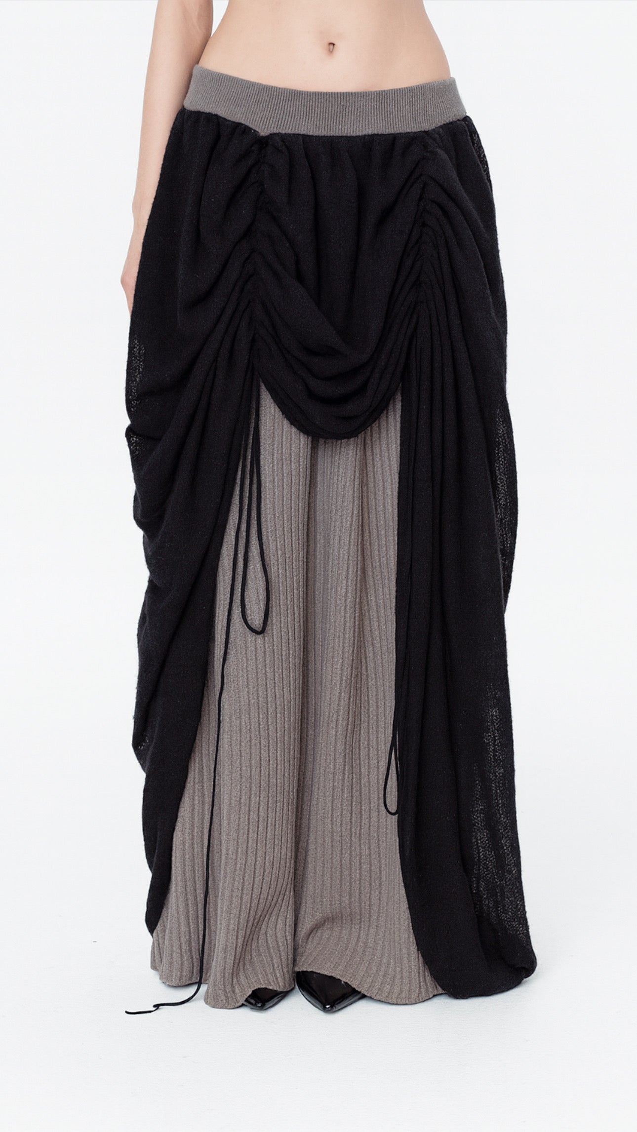 Noir Skirt