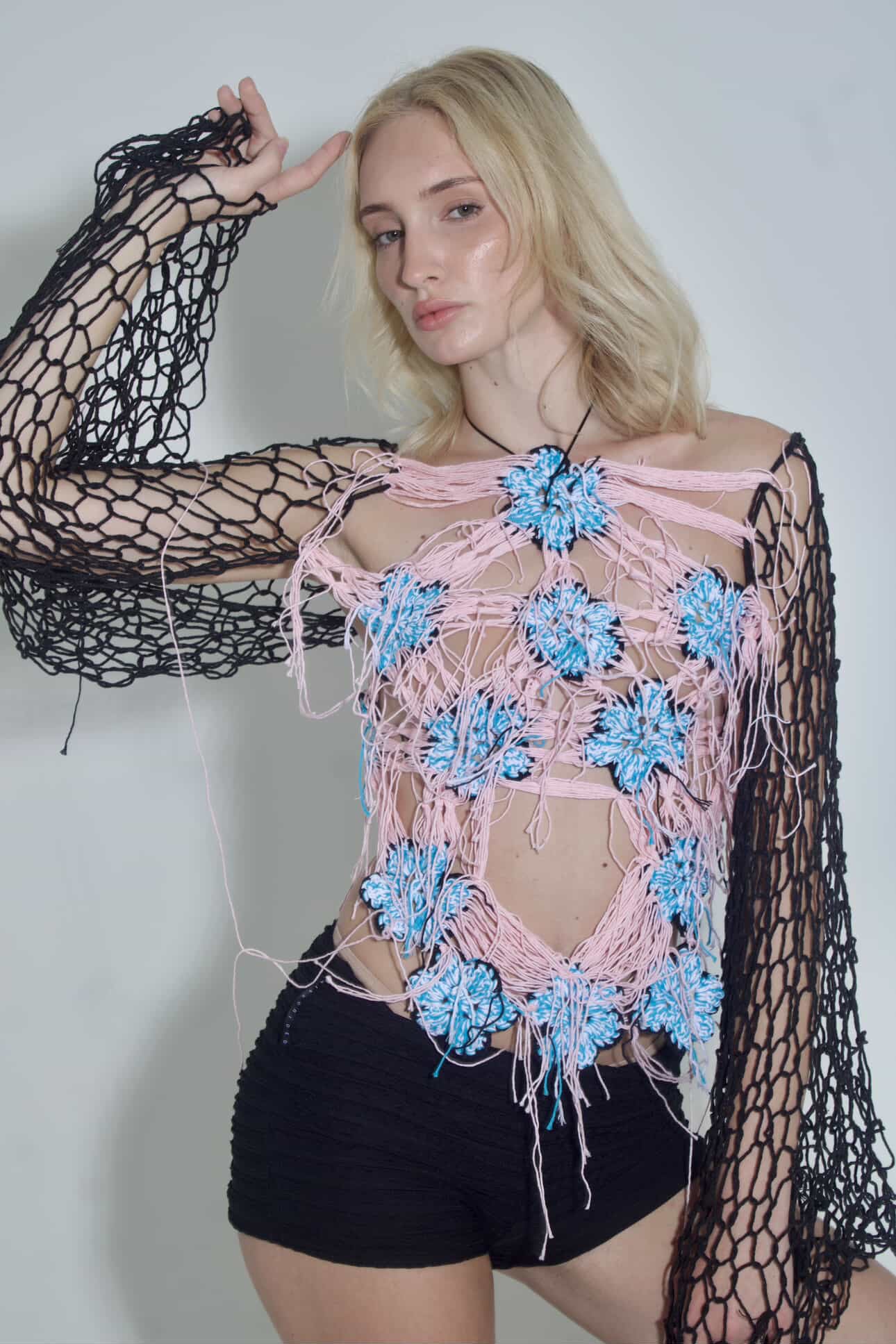 Threaded pink Top